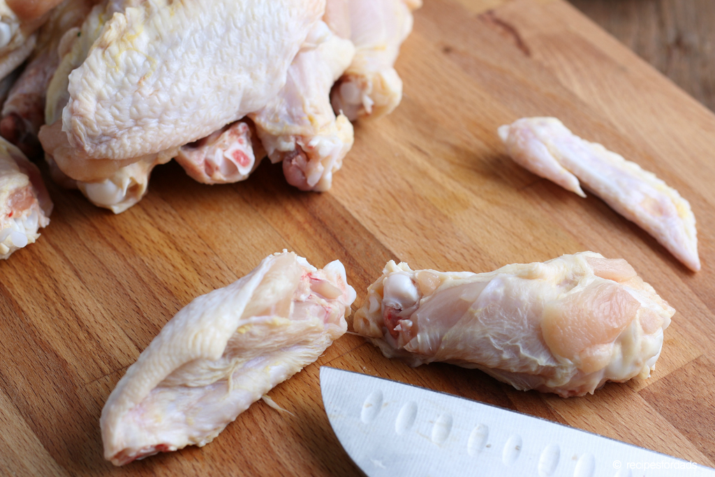 Cutting chicken wings properly