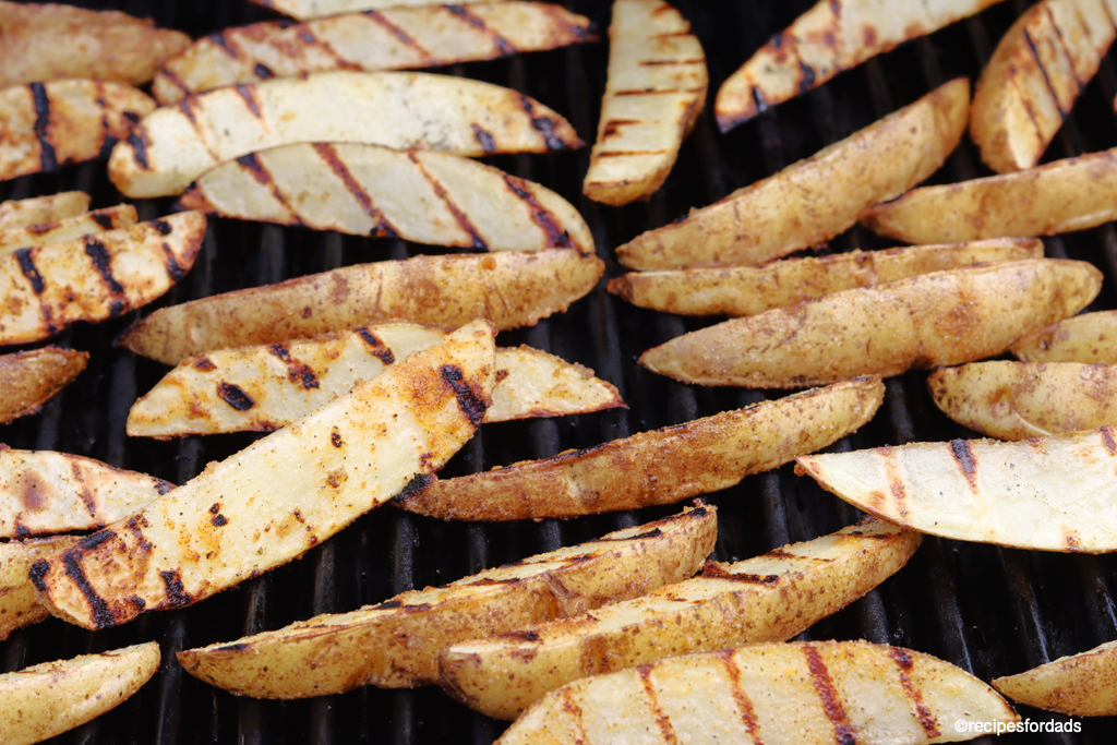 potato wedges on the grill