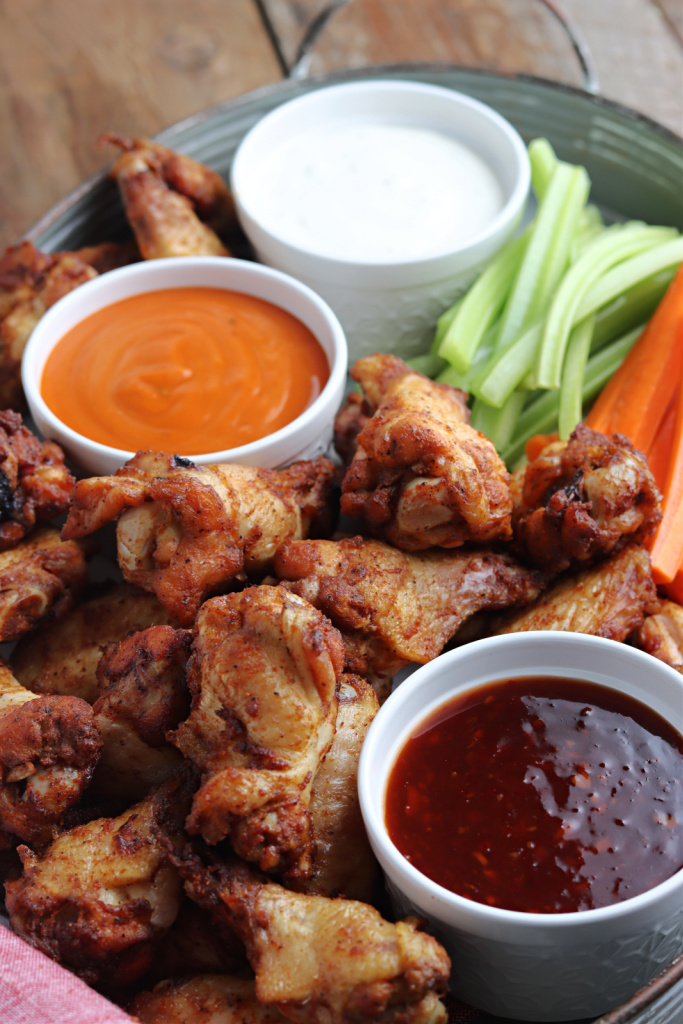 smoked chicken wings with sauce